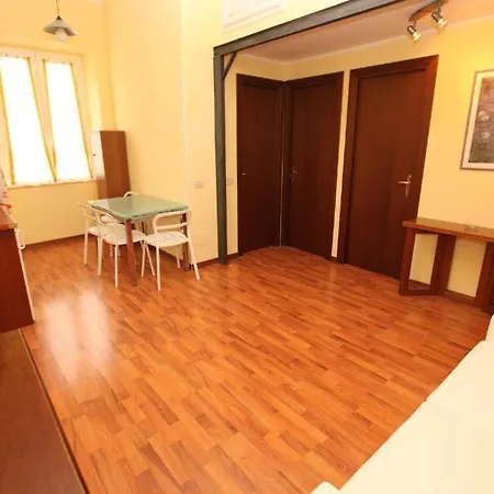 Roma Family Apartment-3
